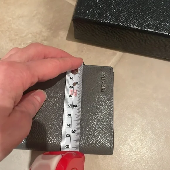 Authentic Prada wallet - Picture 7 of 9